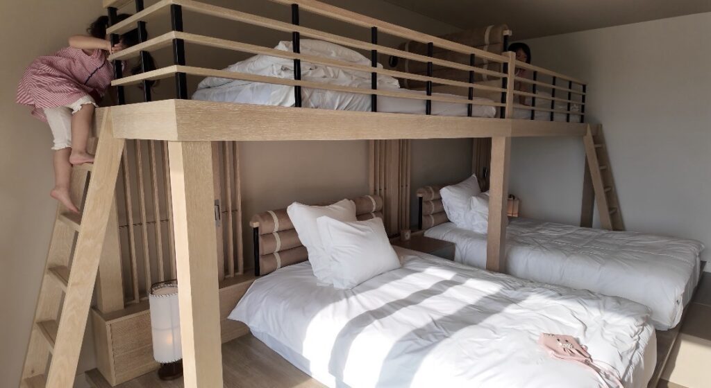 ANAインターコンチネンタル石垣リゾートのコーラルウィング内観二階建てベッド