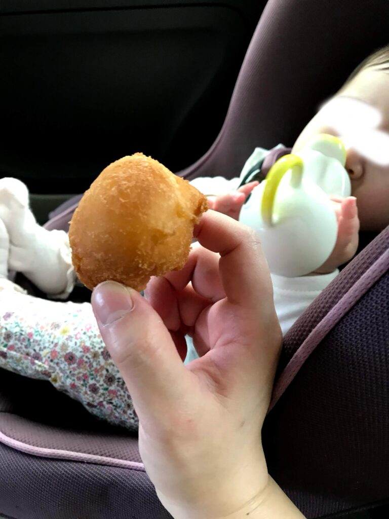 石垣島にあるさよこの店のサーターアンダギー