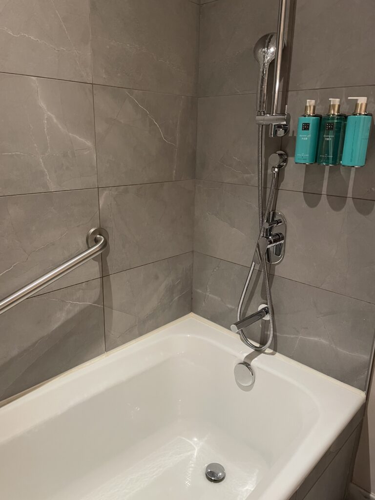 香港ディズニーハリウッドホテルのミッキールームシャワールーム