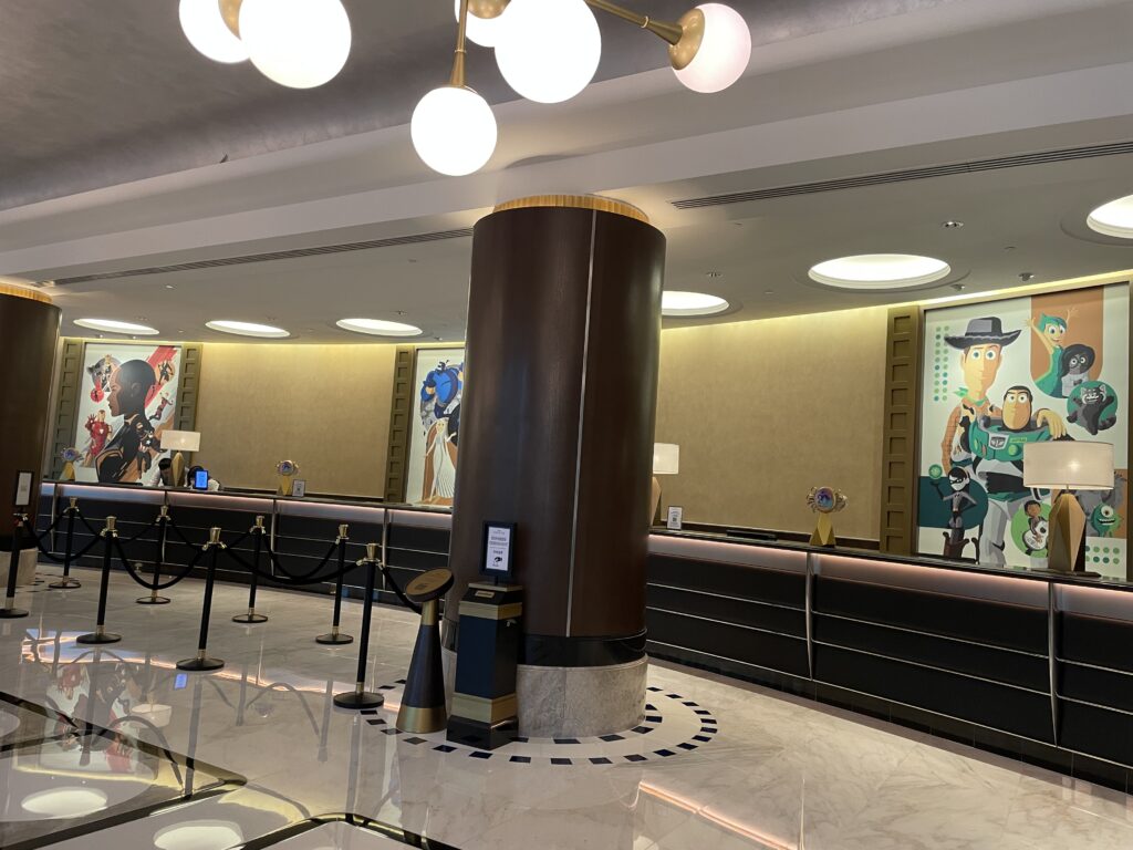 香港ディズニーハリウッドホテルのフロント
