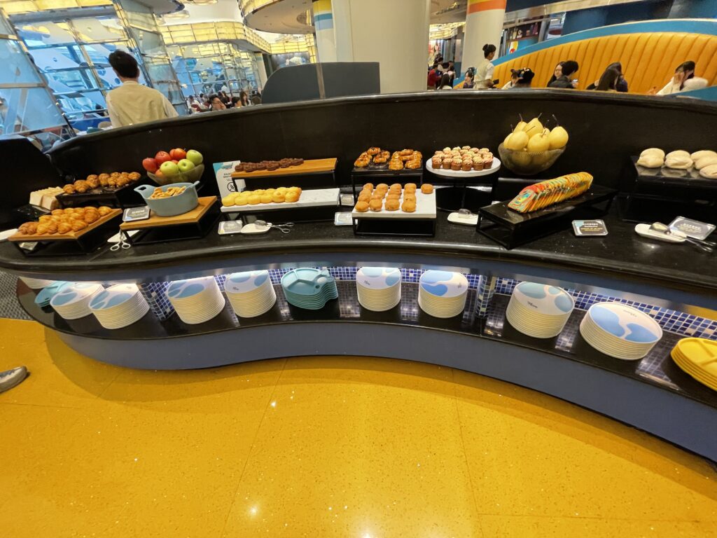 香港ディズニーハリウッドホテルのインク＆プレート