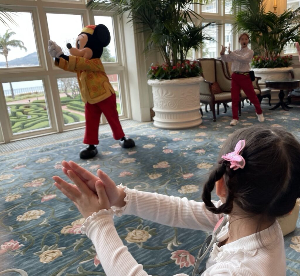 香港ディズニーランドホテルの太極拳ミッキー