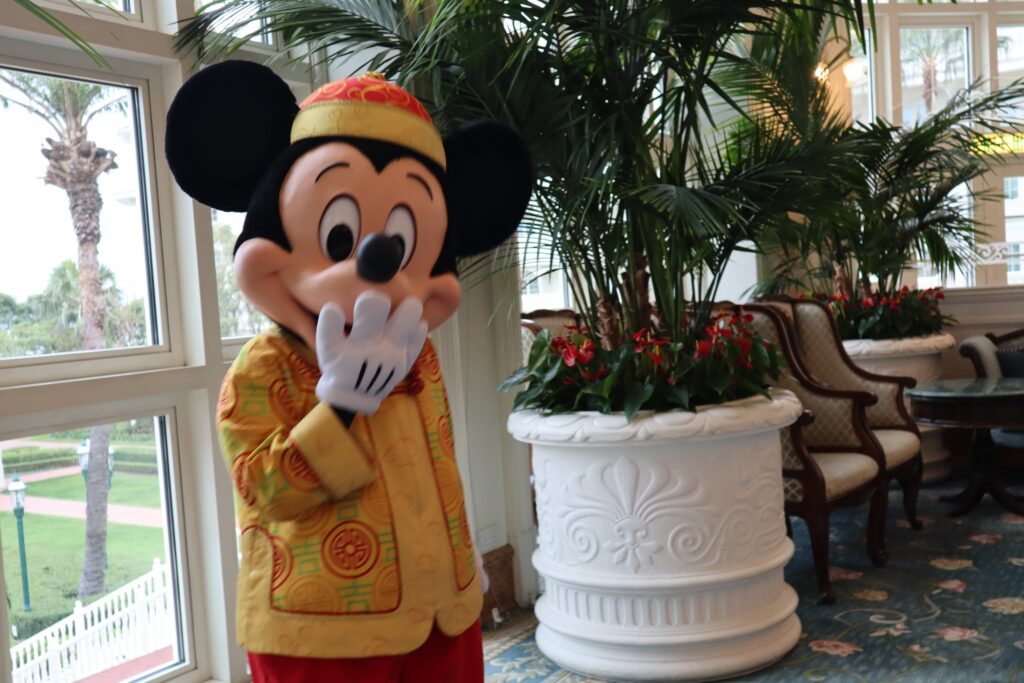 香港ディズニーランドホテルの太極拳ミッキー