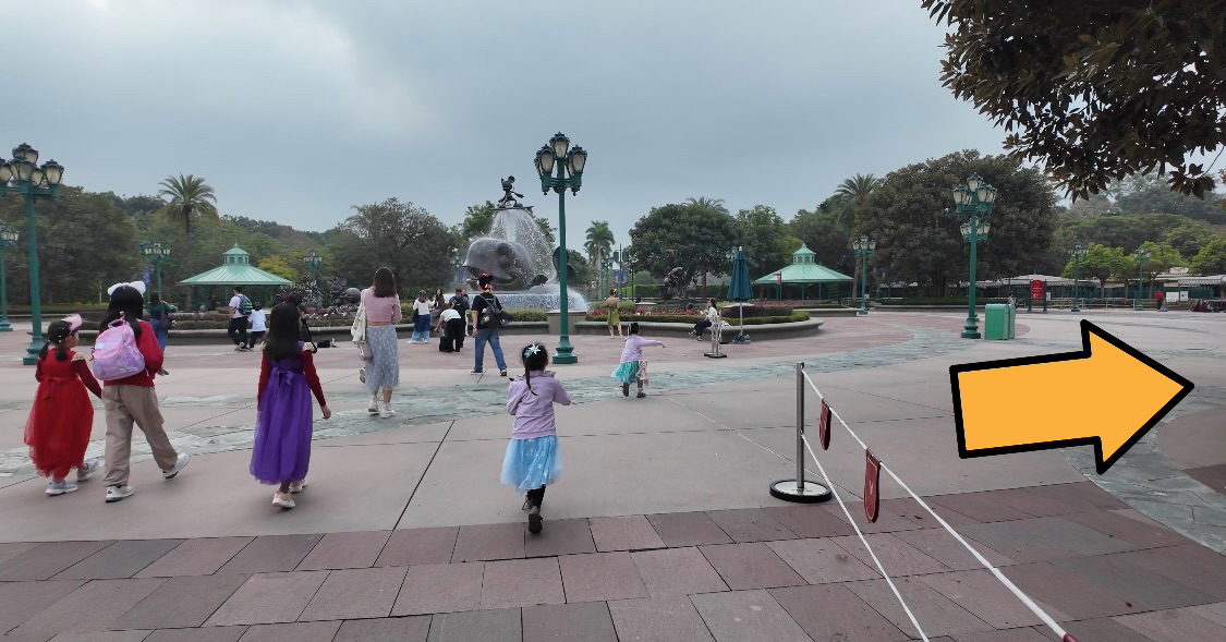 香港ディズニーランドエントランス