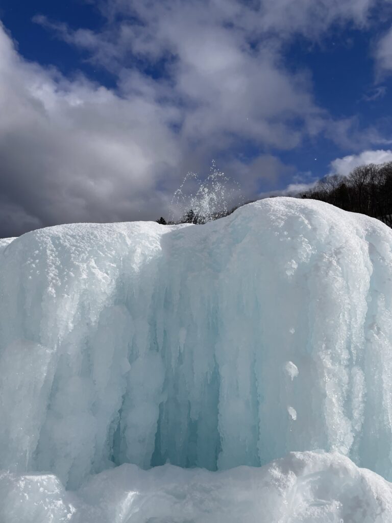 支笏湖氷濤まつりの噴水
