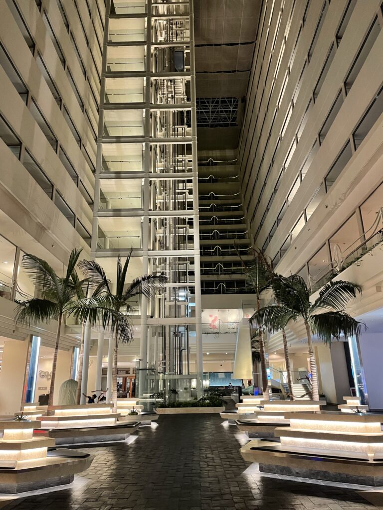 ルネッサンスリゾートオキナワのエントランス