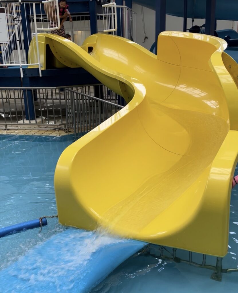 ルネッサンスリゾートオキナワのインドアプール