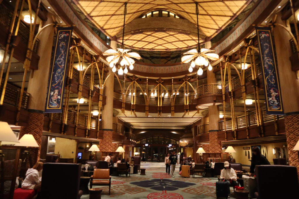 香港ディズニーエクスプローラーズロッジのエントランス